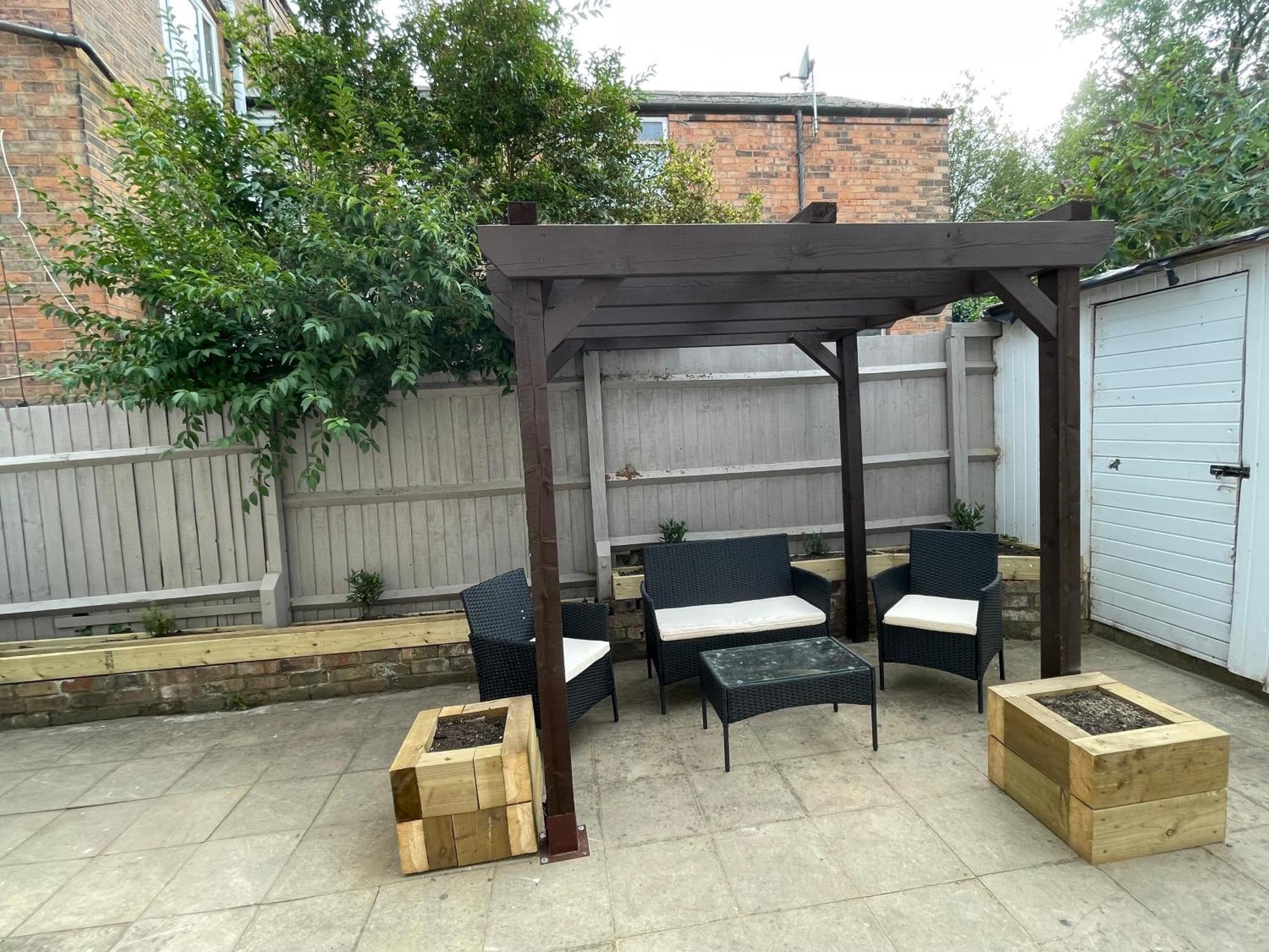 Flat 2, 297 Gillott Road, B16 0rt * Birmingham