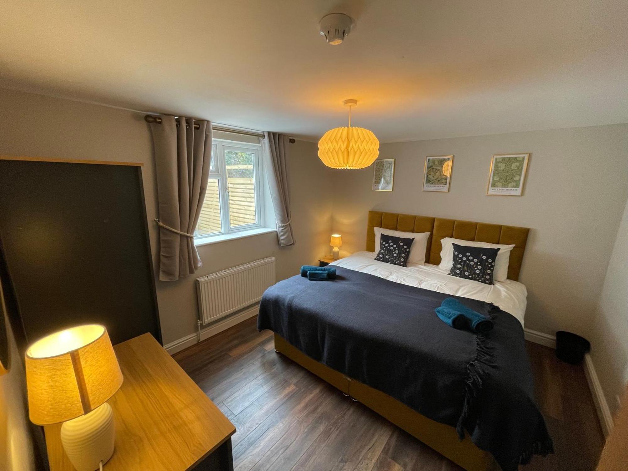 Flat 2, 297 Gillott Road, B16 0rt